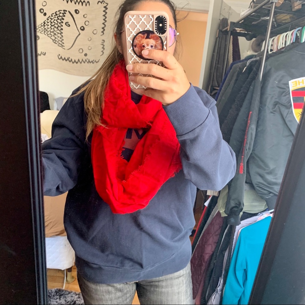 🎀 Red infinity scarf
